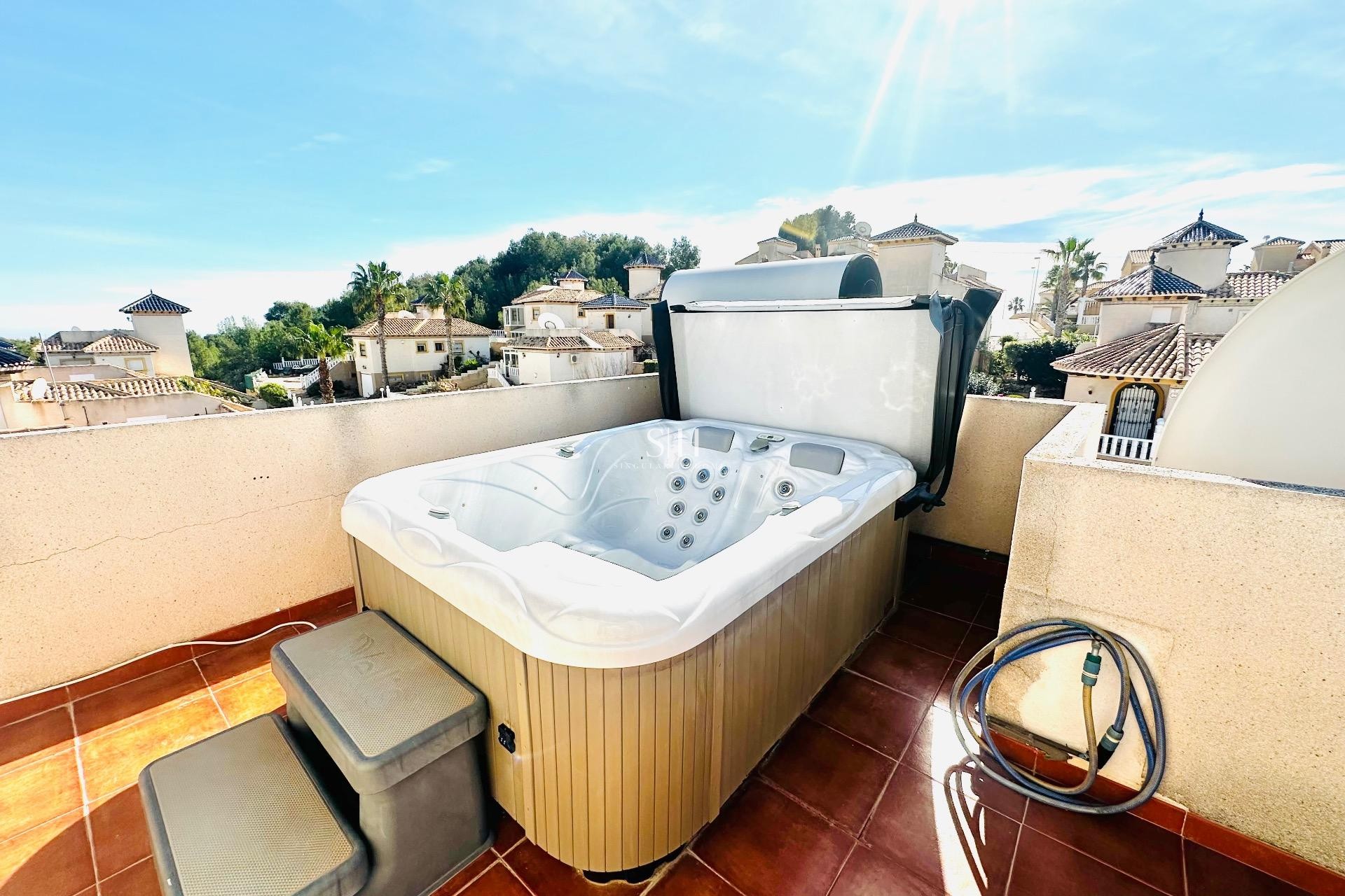 Перепродажа - Villa - Orihuela Costa - Villamartín