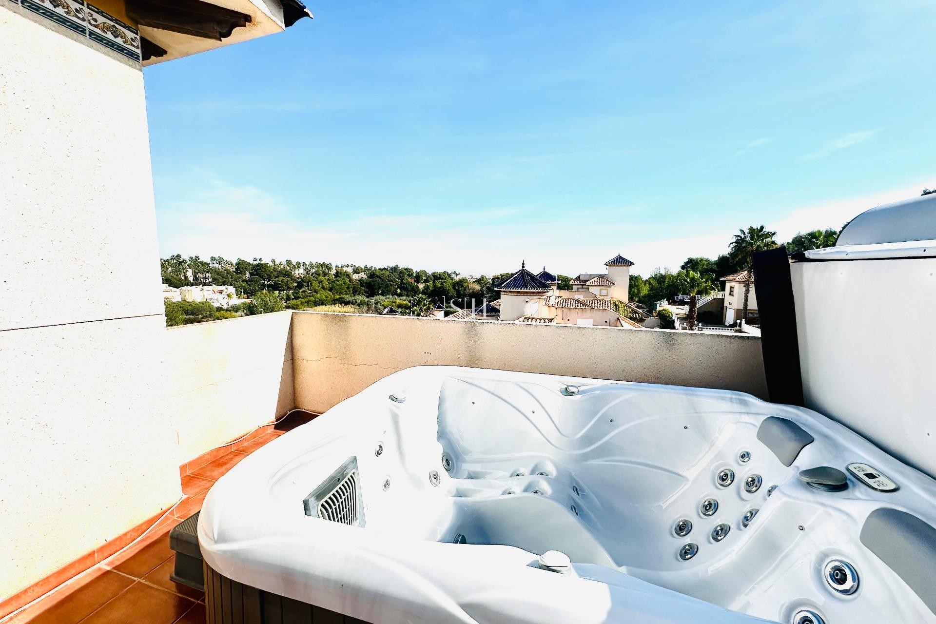 Перепродажа - Villa - Orihuela Costa - Villamartín