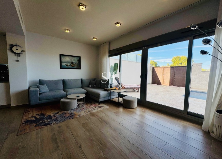 Перепродажа - Villa - Orihuela Costa - Villamartin