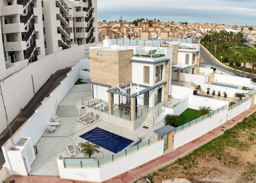 Перепродажа - Villa - Orihuela Costa - Villamartín