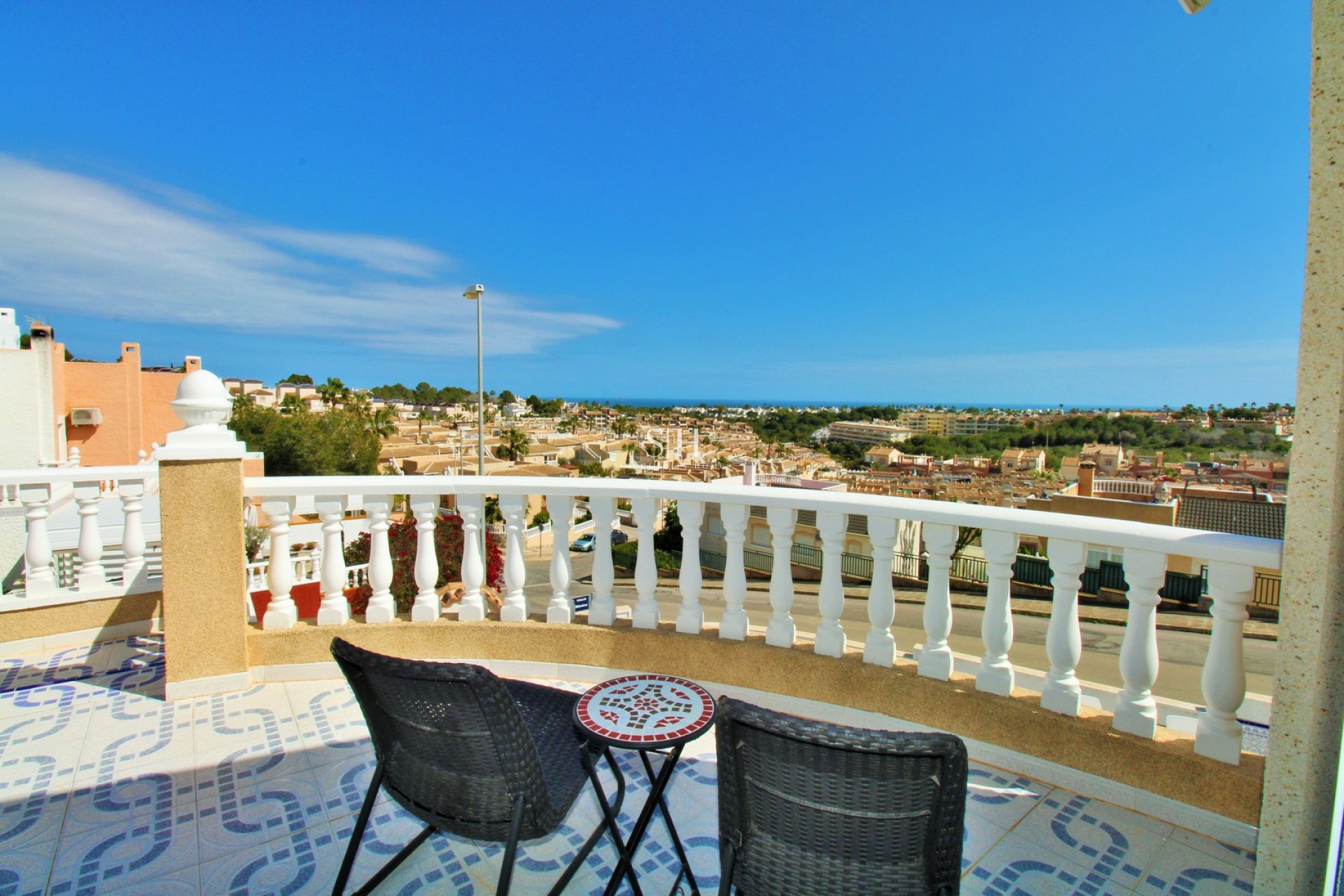 Перепродажа - Villa - Orihuela Costa - Villamartin