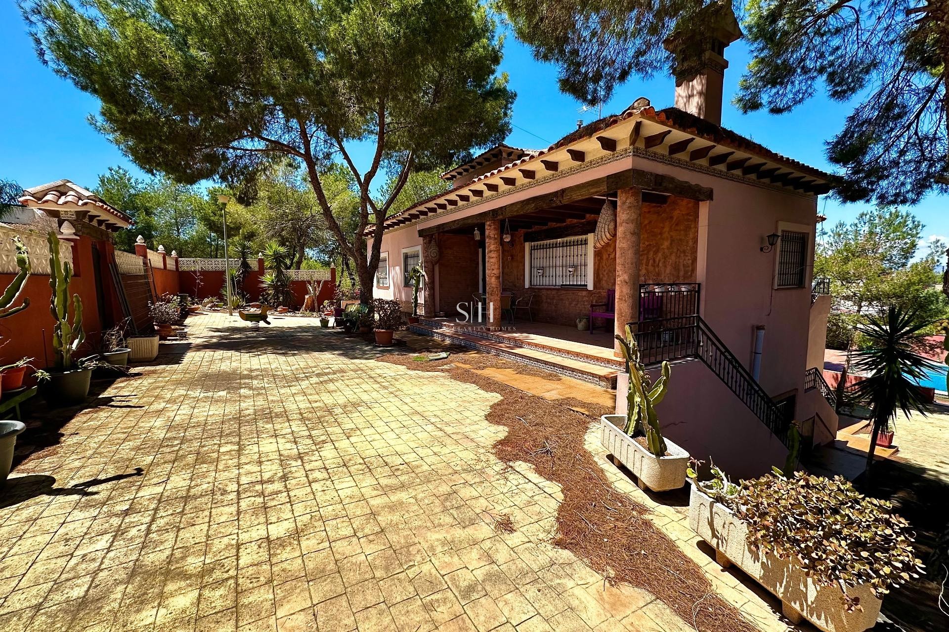 Перепродажа - Villa - San Miguel de Salinas - Ciudad de las comunicaciones