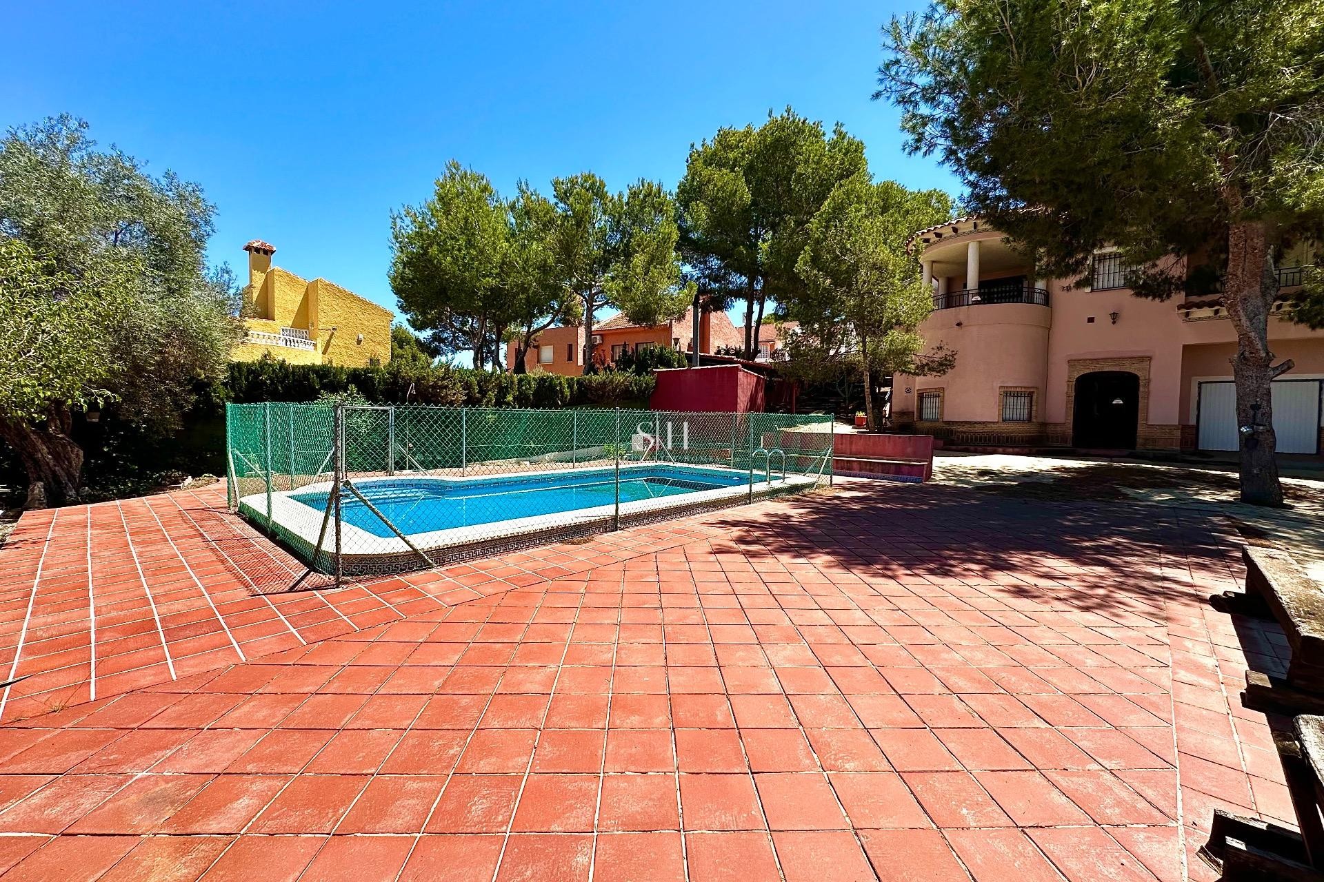 Перепродажа - Villa - San Miguel de Salinas - Ciudad de las comunicaciones