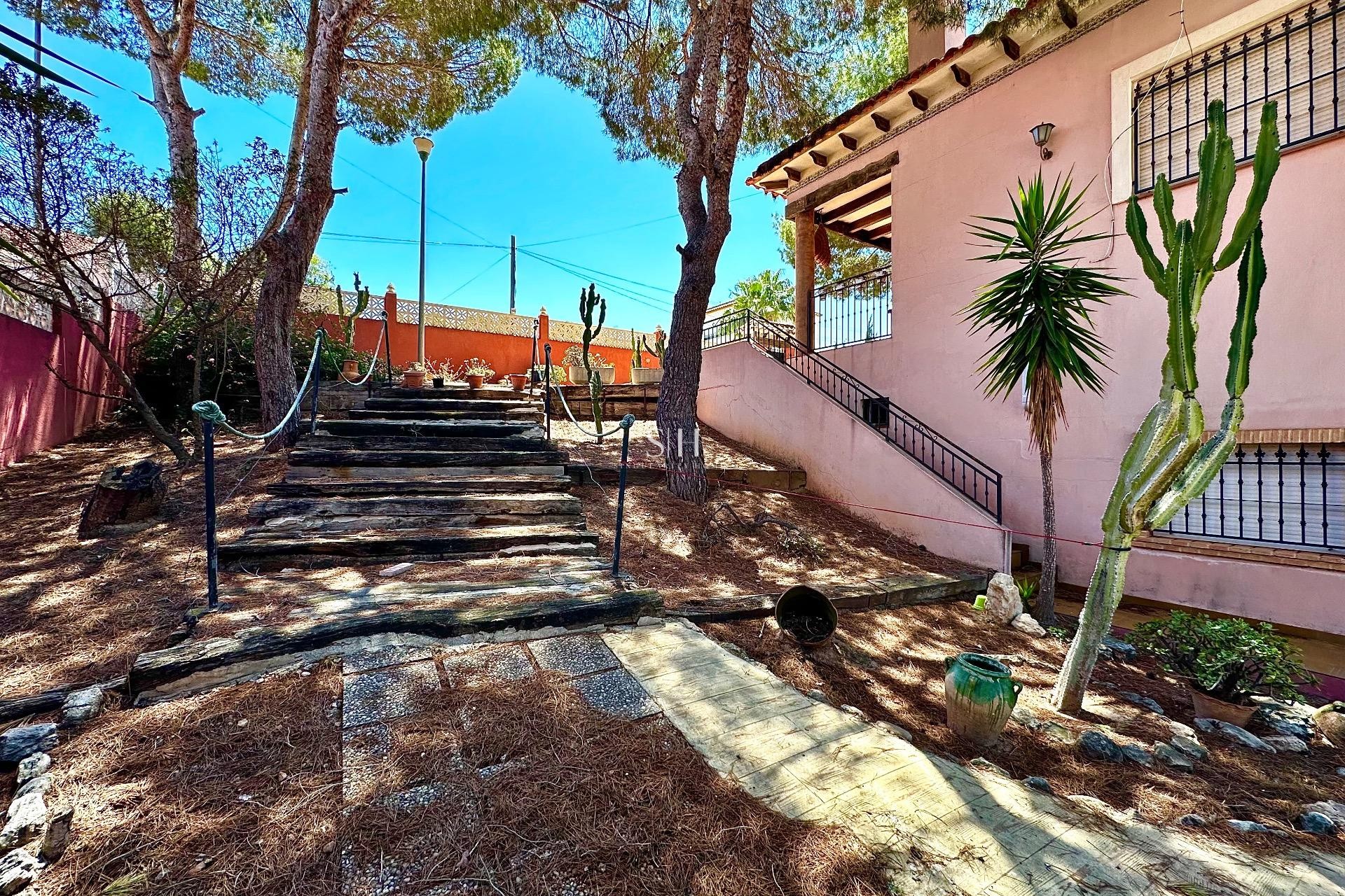 Перепродажа - Villa - San Miguel de Salinas - Ciudad de las comunicaciones