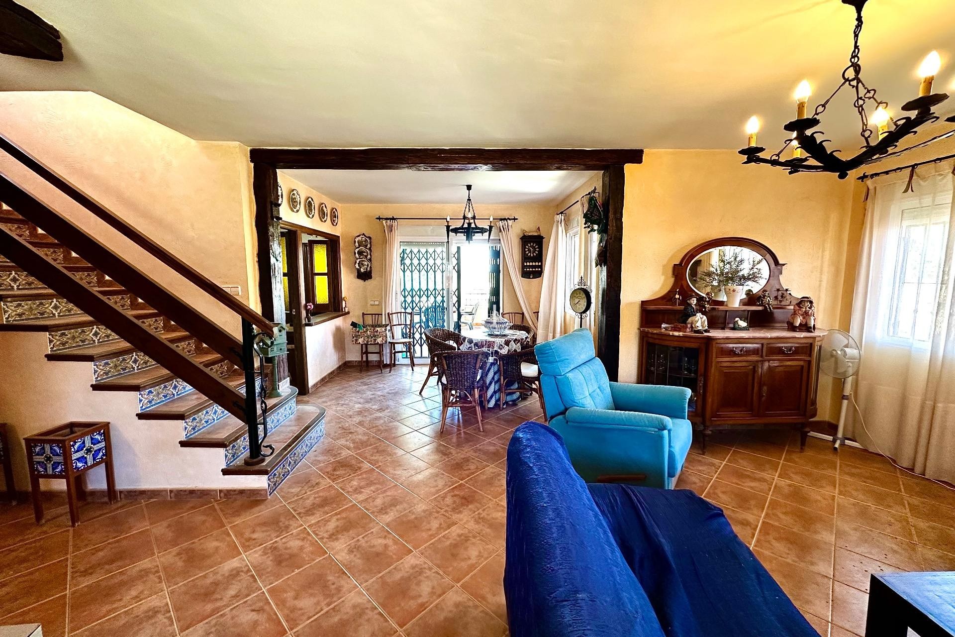 Перепродажа - Villa - San Miguel de Salinas - Ciudad de las comunicaciones