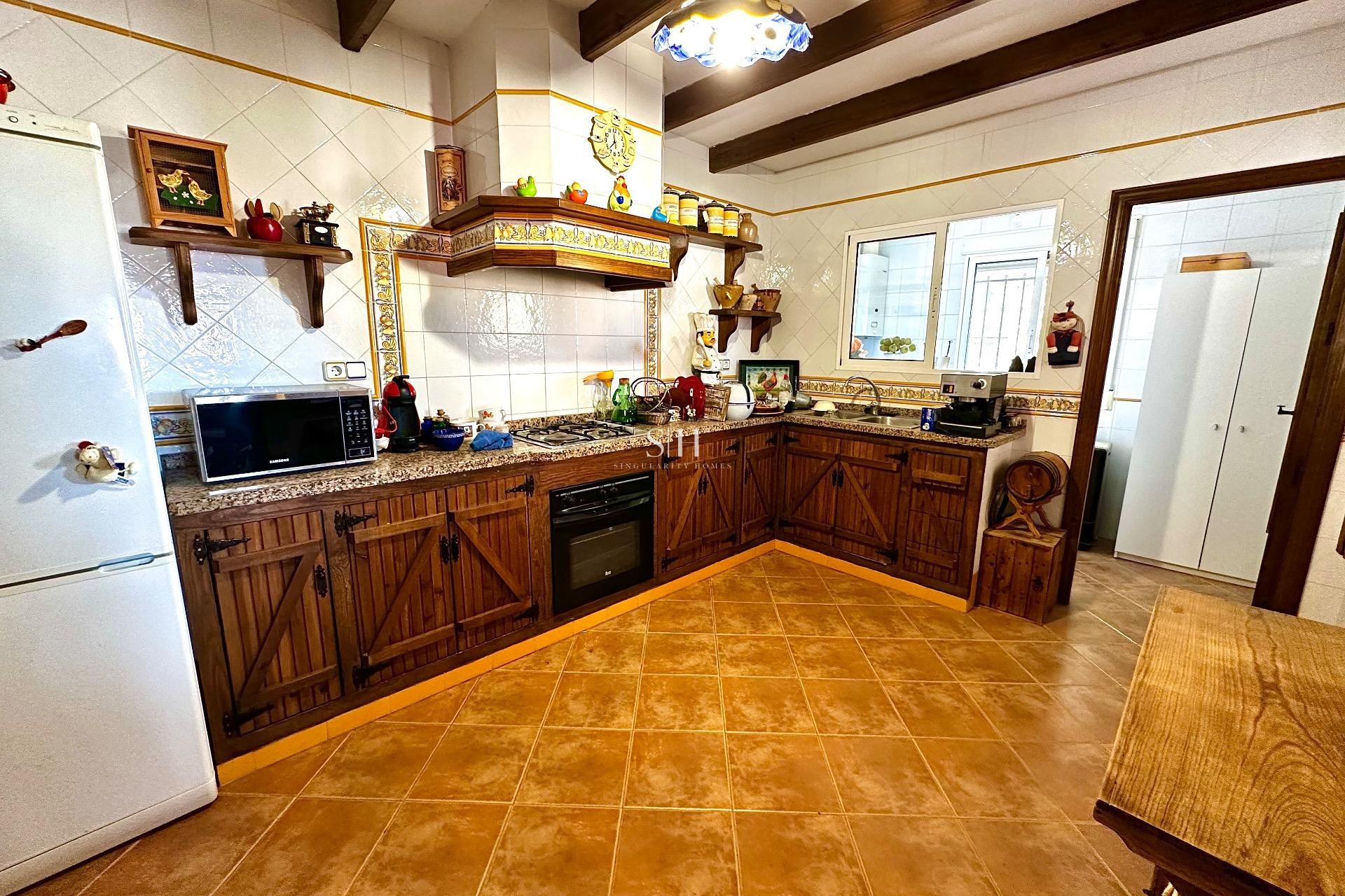 Перепродажа - Villa - San Miguel de Salinas - Ciudad de las comunicaciones