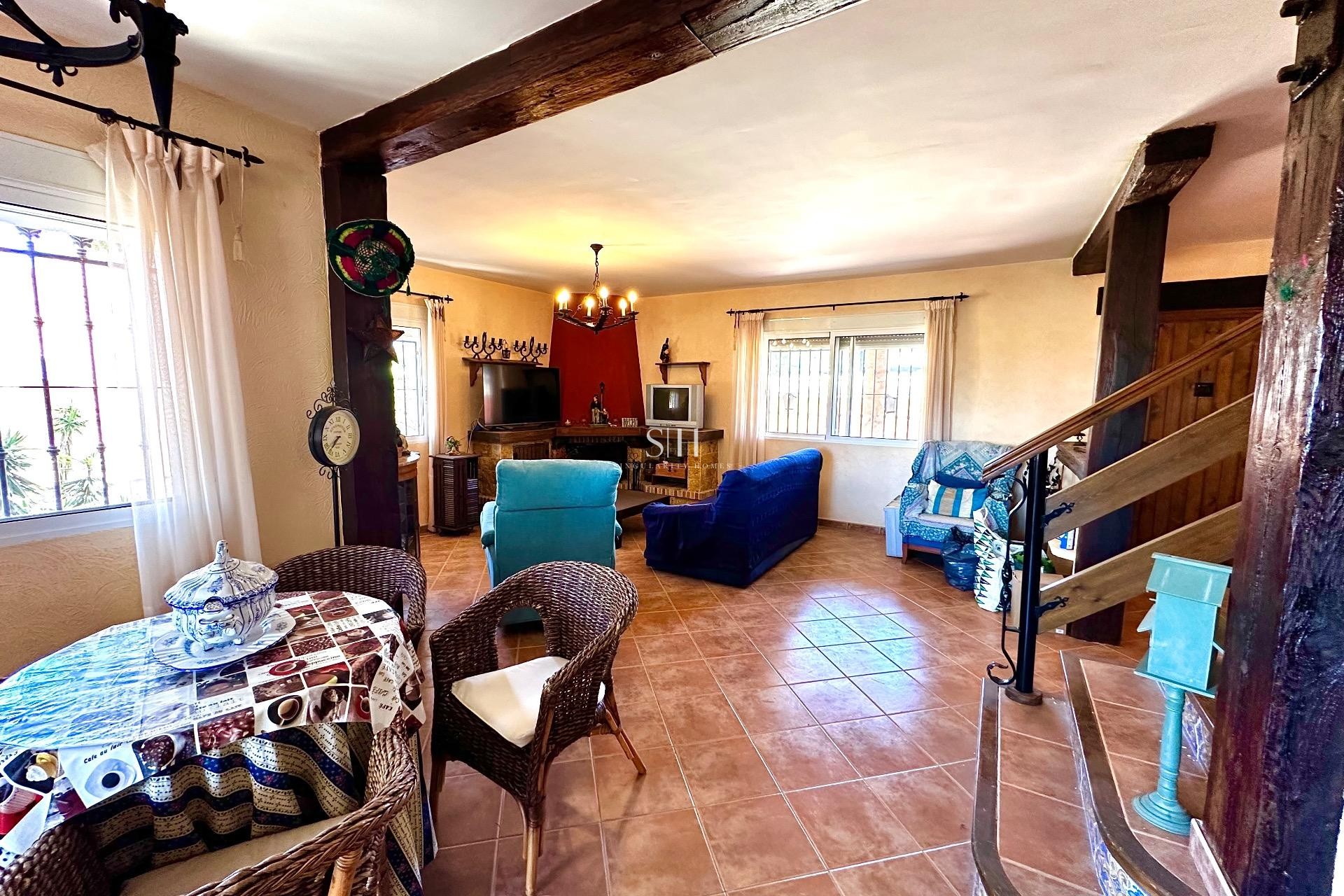 Перепродажа - Villa - San Miguel de Salinas - Ciudad de las comunicaciones