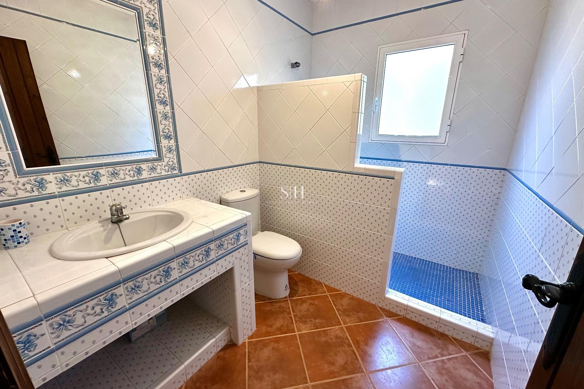 Перепродажа - Villa - San Miguel de Salinas - Ciudad de las comunicaciones