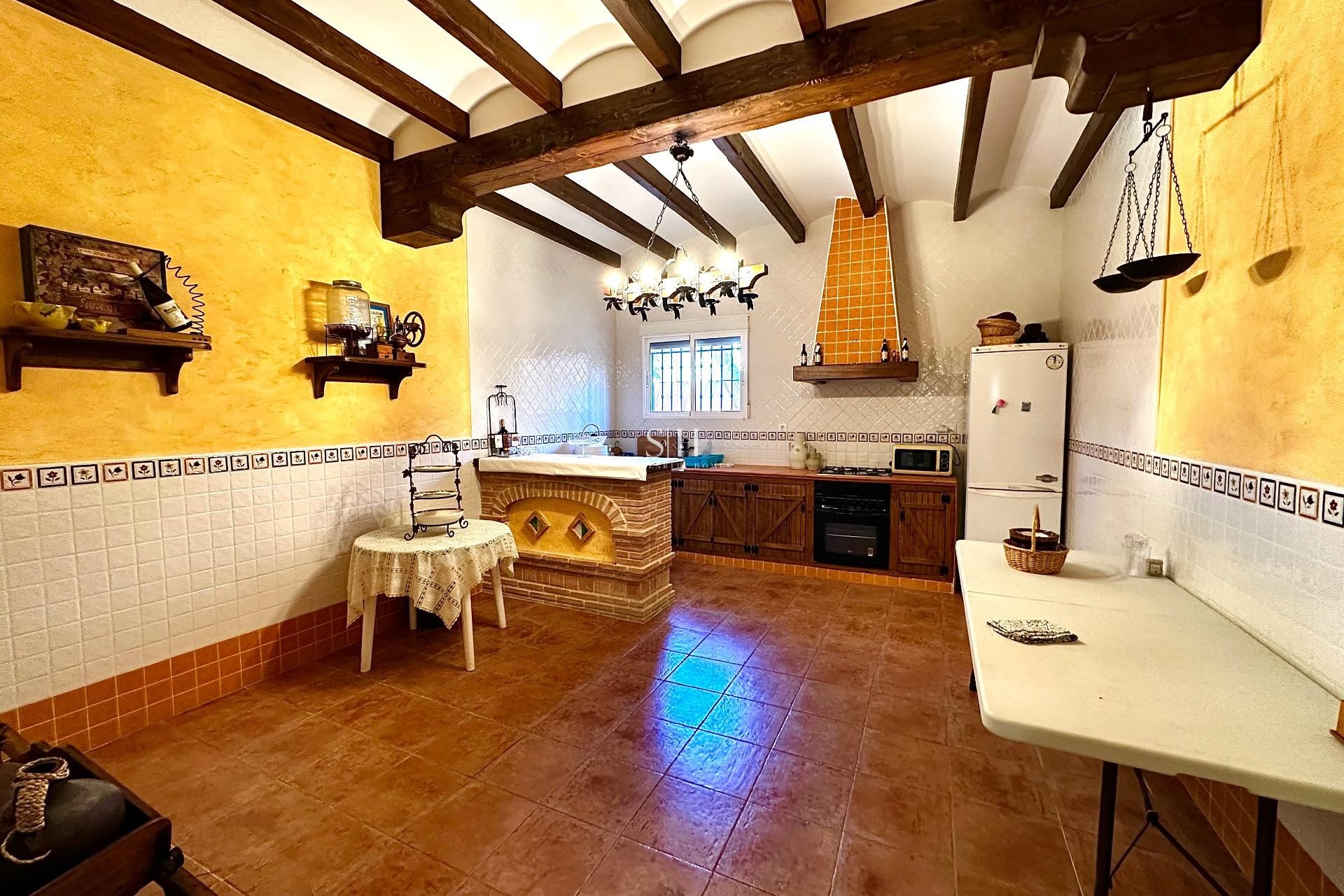 Перепродажа - Villa - San Miguel de Salinas - Ciudad de las comunicaciones