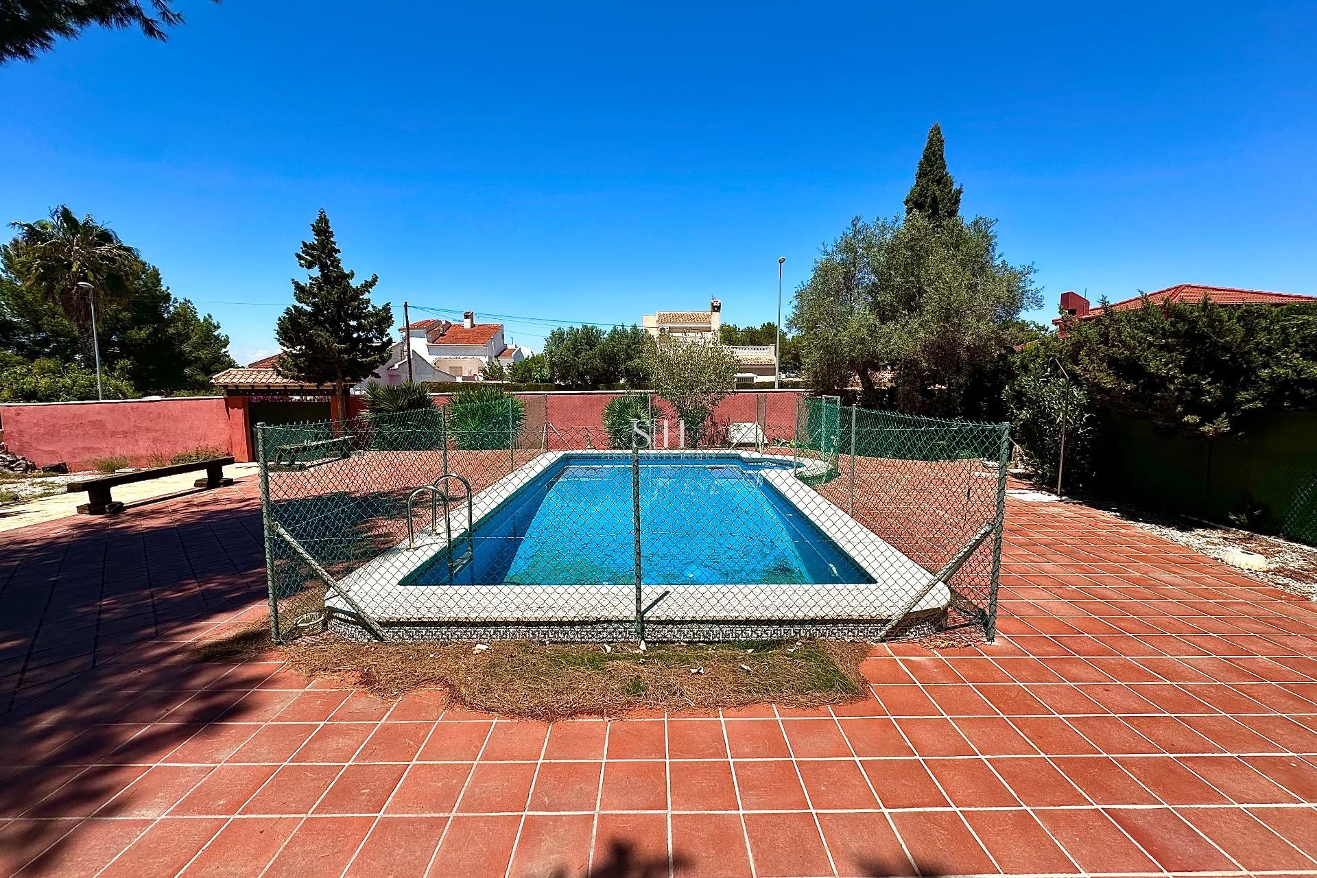 Перепродажа - Villa - San Miguel de Salinas - Ciudad de las comunicaciones