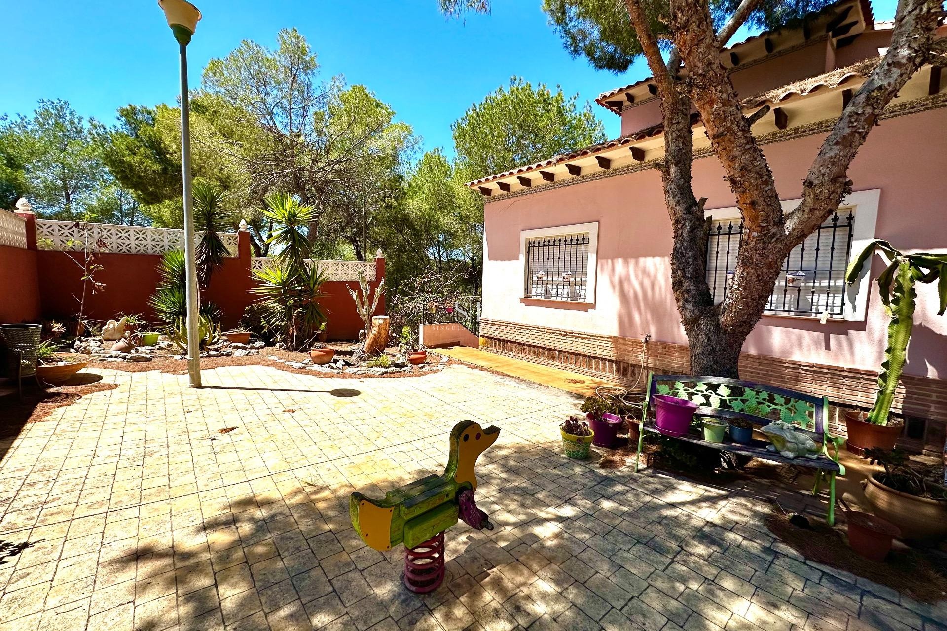 Перепродажа - Villa - San Miguel de Salinas - Ciudad de las comunicaciones