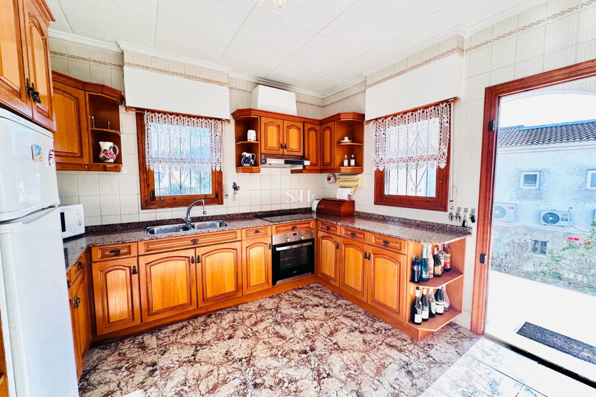 Перепродажа - Villa - Torrevieja - La Siesta - El Salado -  Torreta