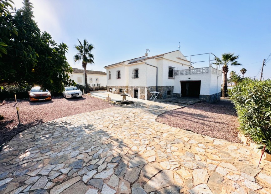 Перепродажа - Villa - Torrevieja - La Siesta - El Salado -  Torreta