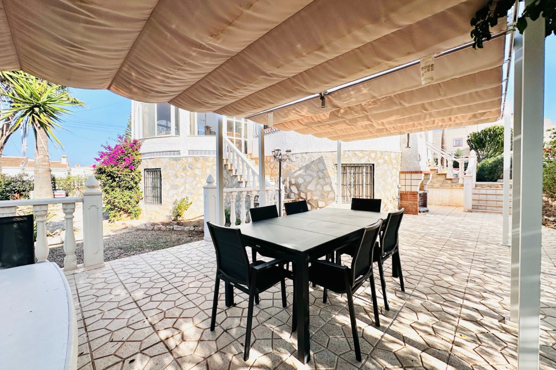 Перепродажа - Villa - Torrevieja - La Siesta - El Salado -  Torreta