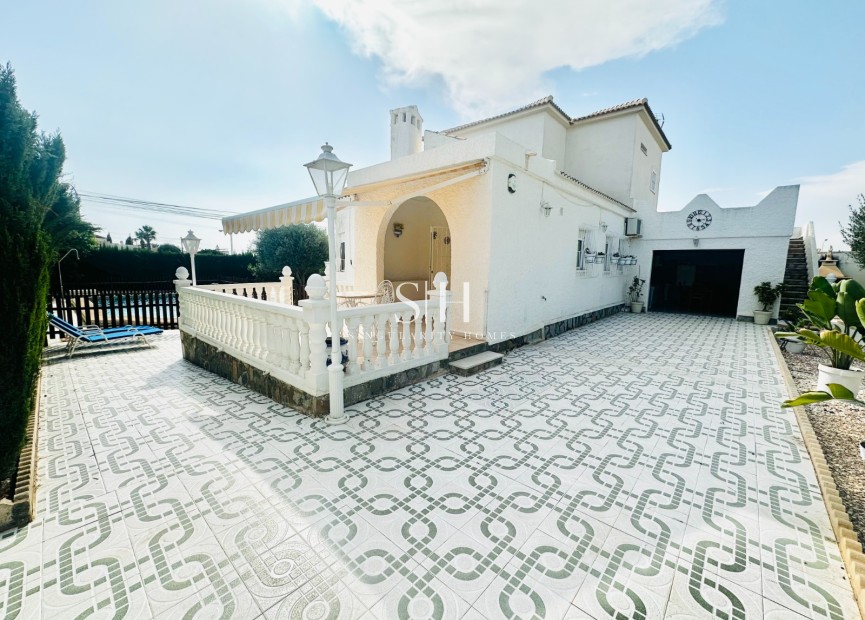 Перепродажа - Villa - Torrevieja - La Siesta - El Salado -  Torreta