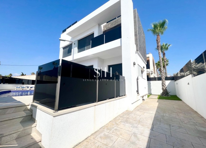 Перепродажа - Villa - Torrevieja - Las calas