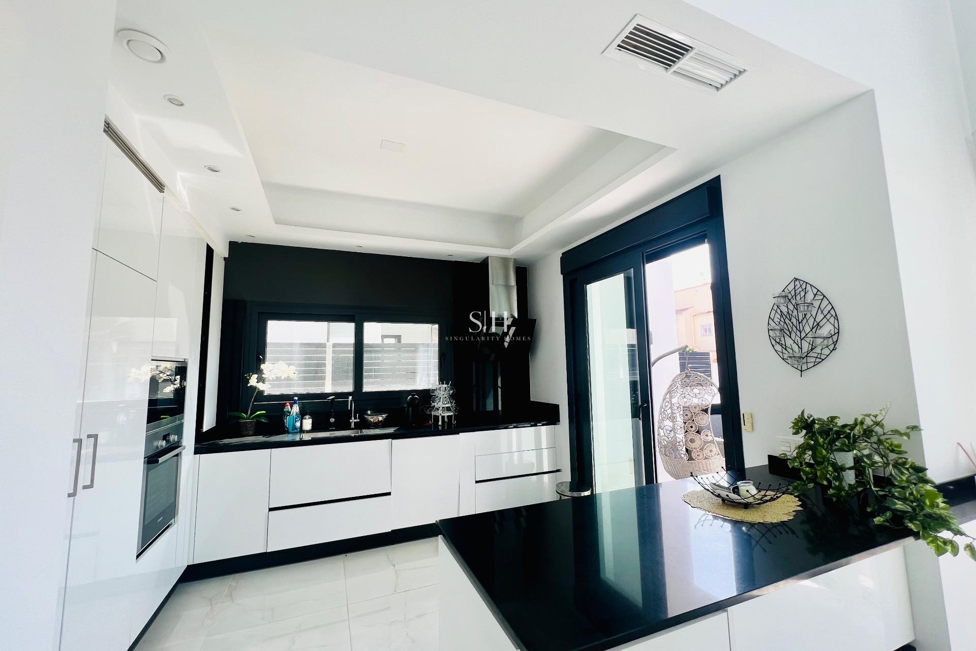 Перепродажа - Villa - Torrevieja - Las calas