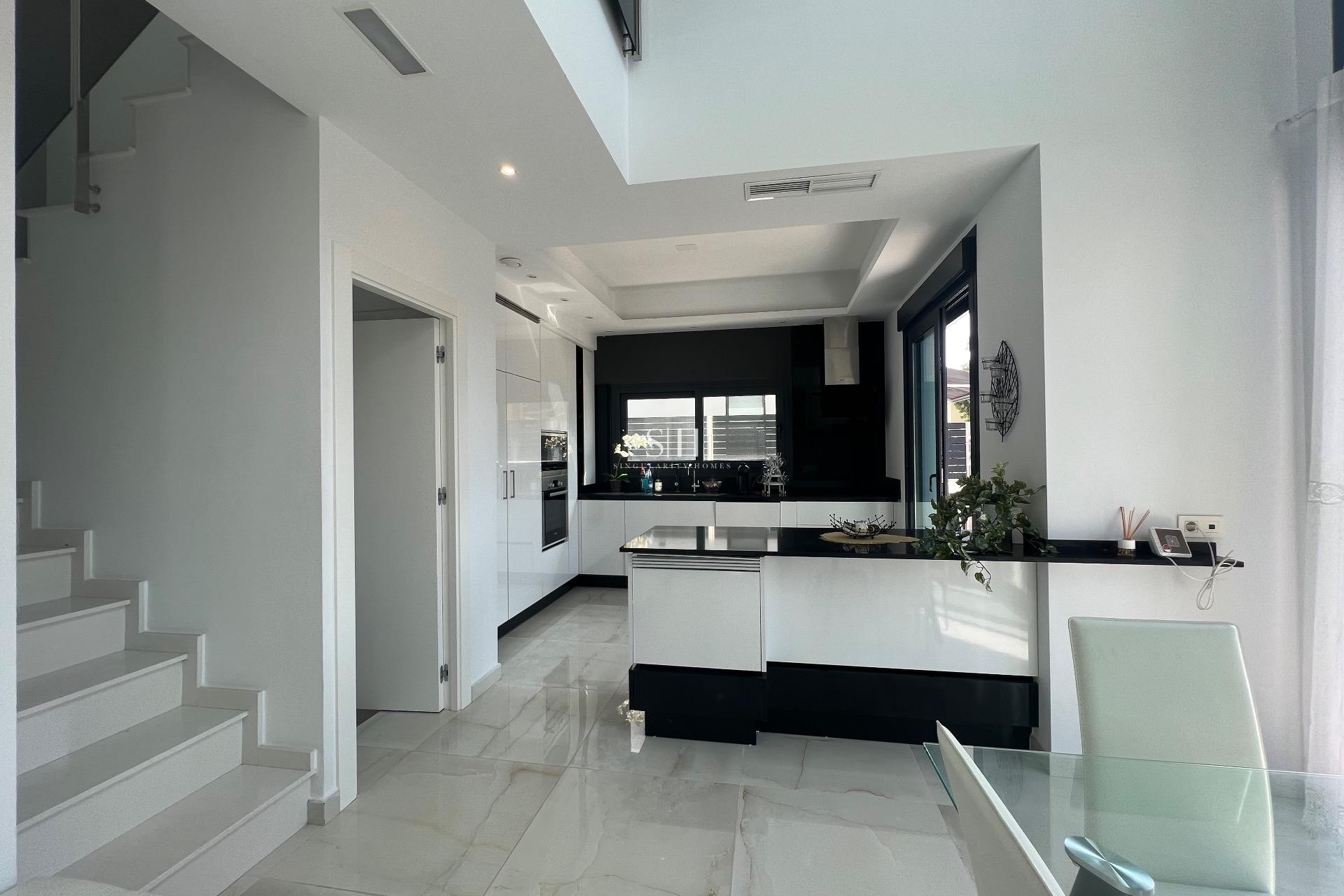 Перепродажа - Villa - Torrevieja - Las calas