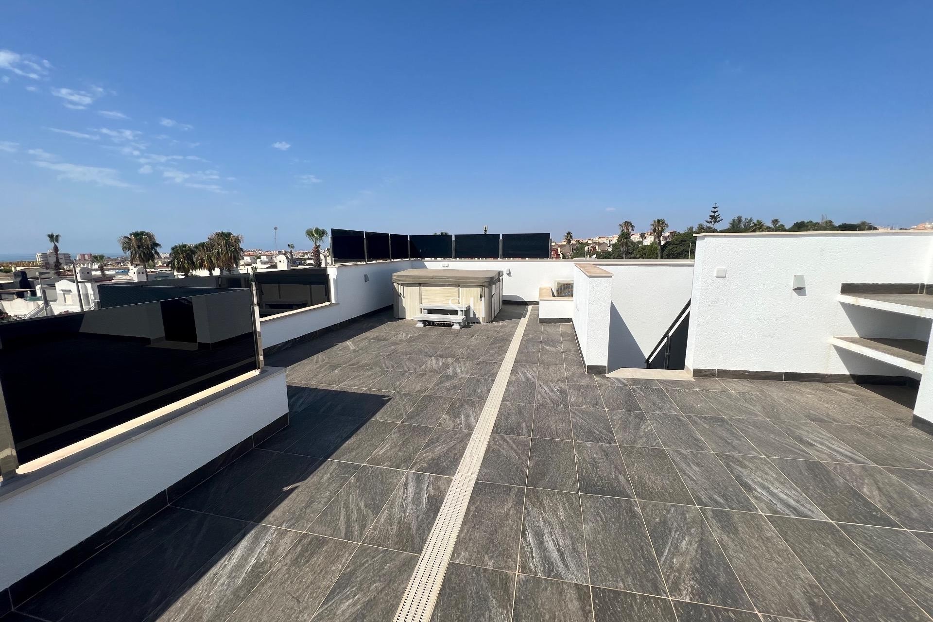 Перепродажа - Villa - Torrevieja - Las calas