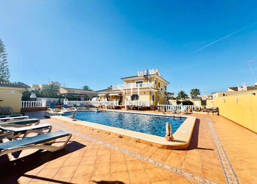 Перепродажа - Villa - Torrevieja - Los Balcones - Los Altos del Edén