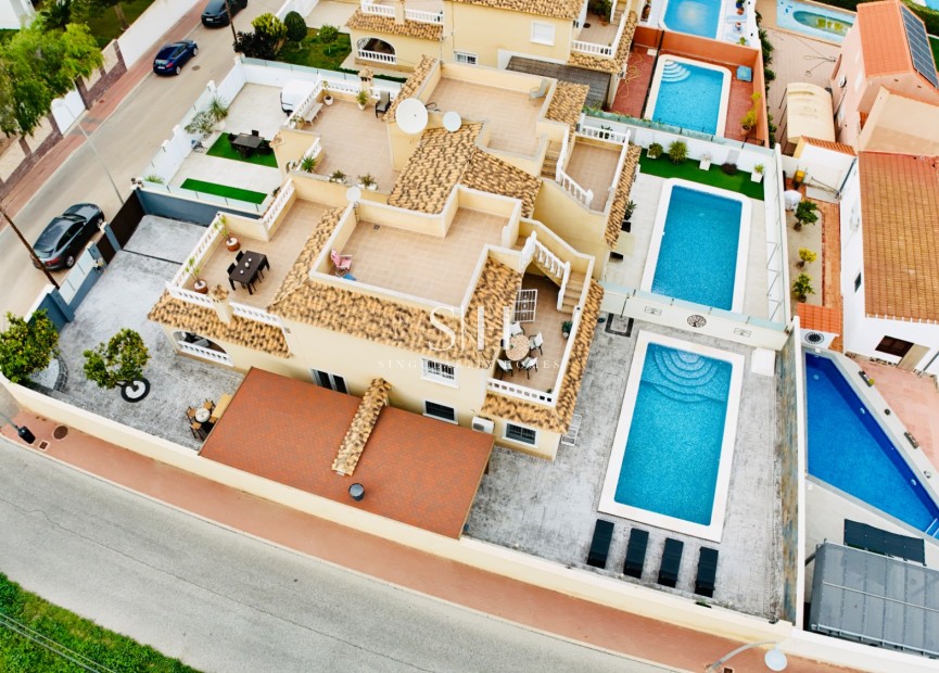 Перепродажа - Villa - Torrevieja - Los Balcones - Los Altos del Edén