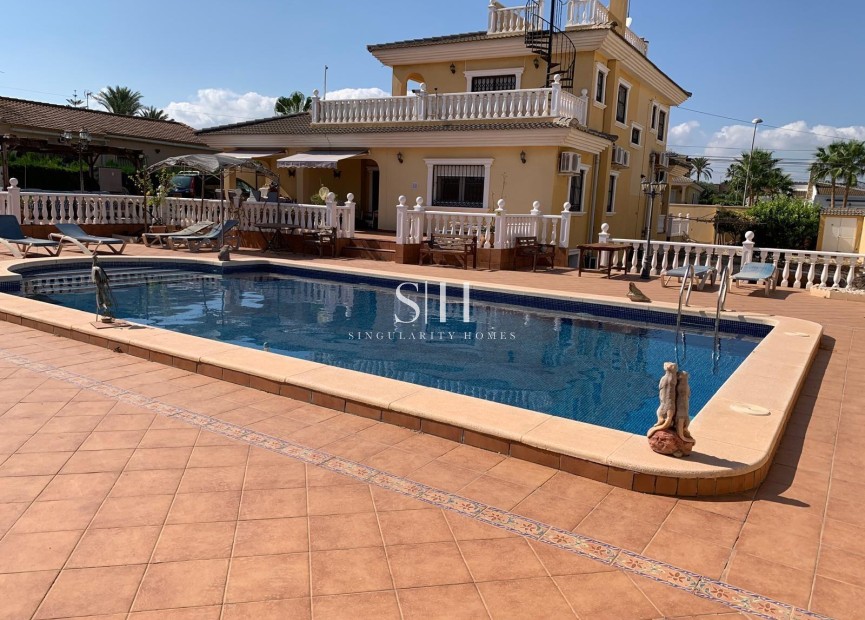 Перепродажа - Villa - Torrevieja - Los Balcones - Los Altos del Edén