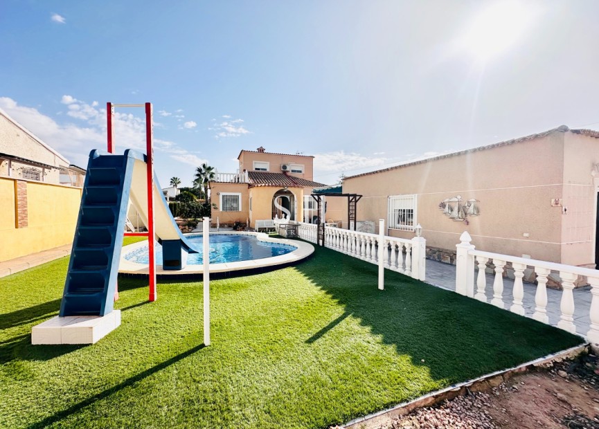 Перепродажа - Villa - Torrevieja - San Luis