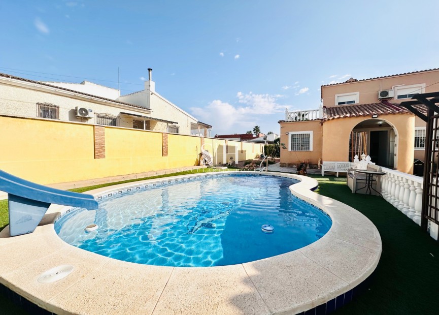 Перепродажа - Villa - Torrevieja - San Luis