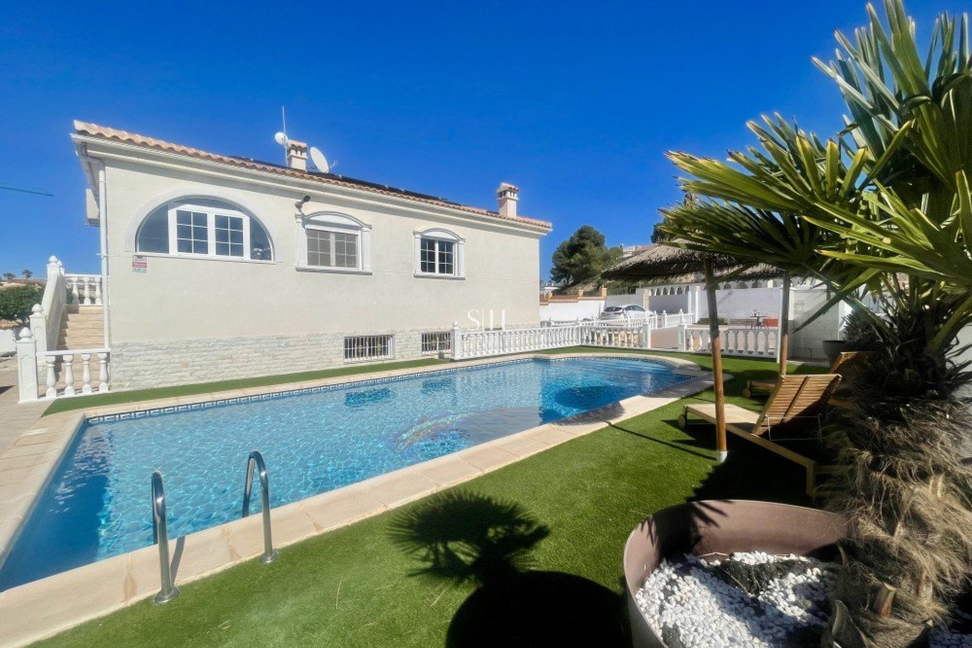 Перепродажа - Villa - Urb. La Marina - Inland