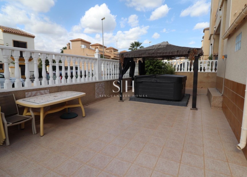 Перепродажа - Villa - Villamartin - Costa Blanca