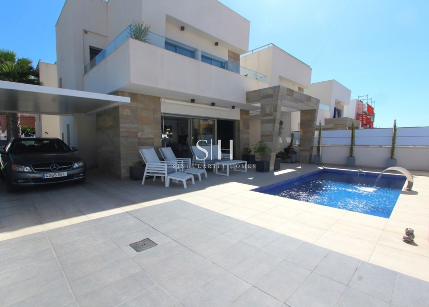Перепродажа - Villa - Villamartin - El Galan