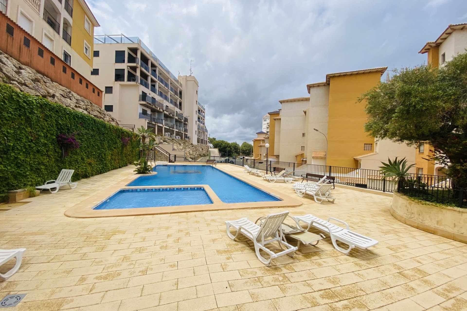 Resale - Apartment / flat - Campoamor - Costa Blanca