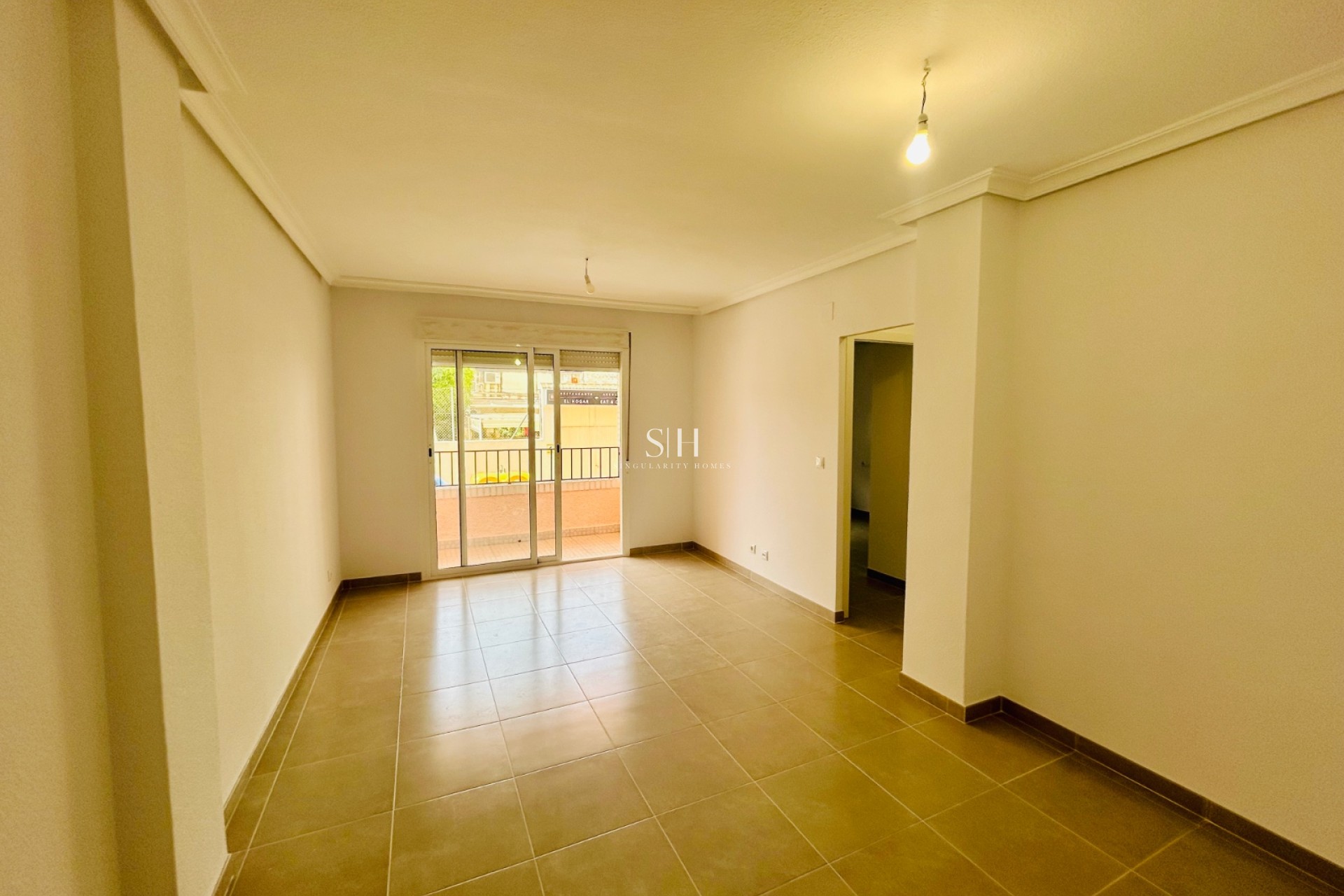 Resale - Apartment / flat - Daya Nueva