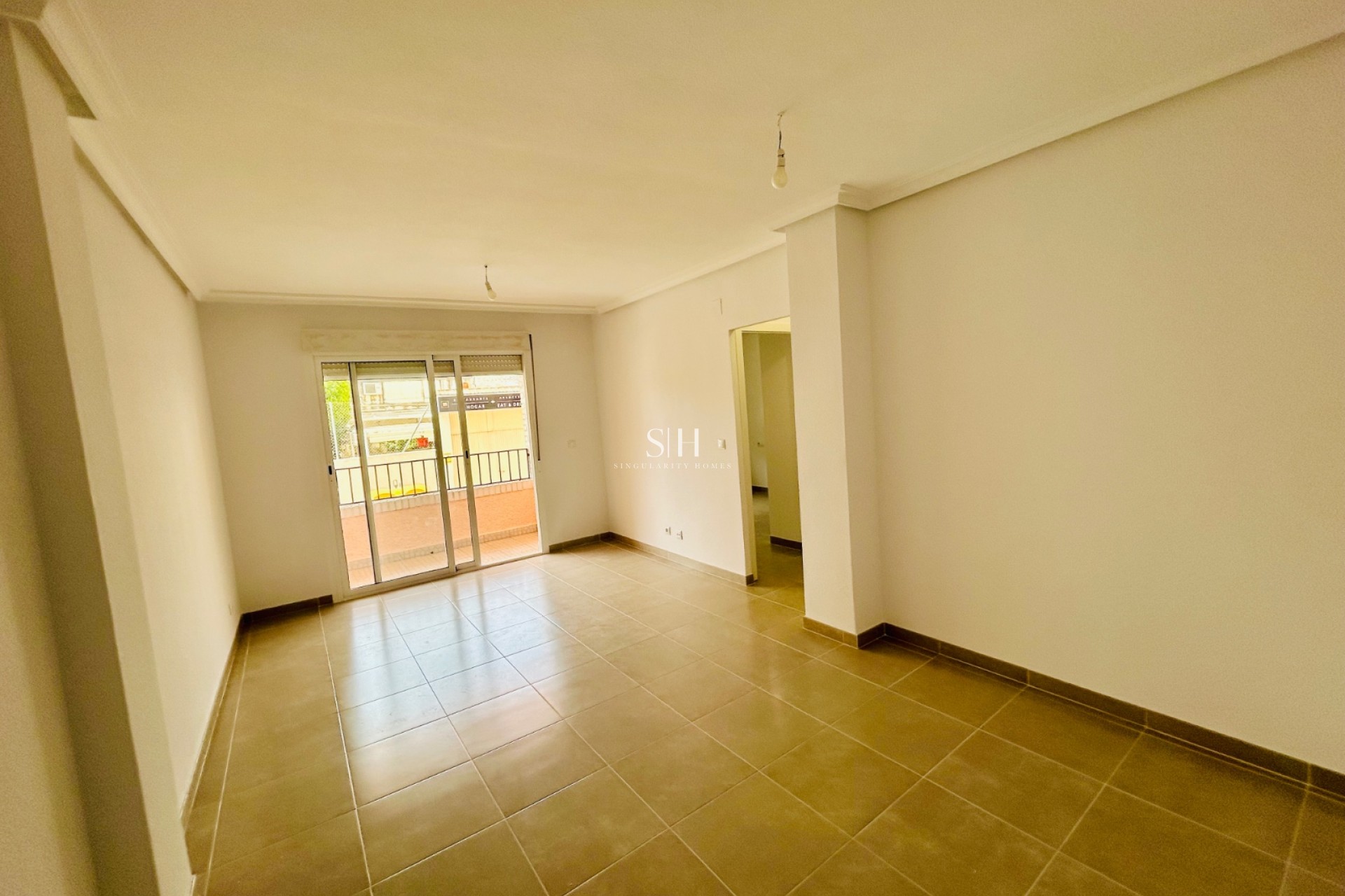 Resale - Apartment / flat - Daya Nueva