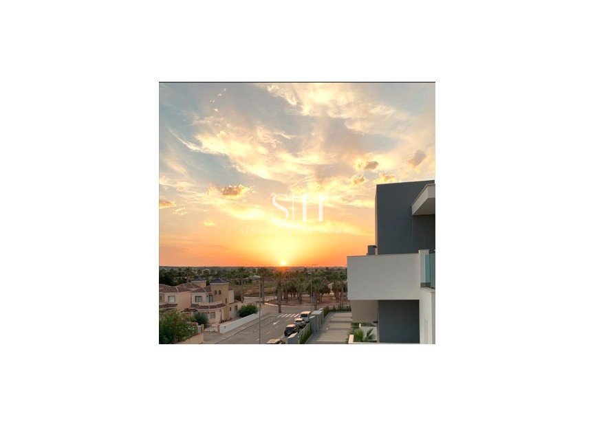 Resale - Apartment / flat - El Raso - Costa Blanca