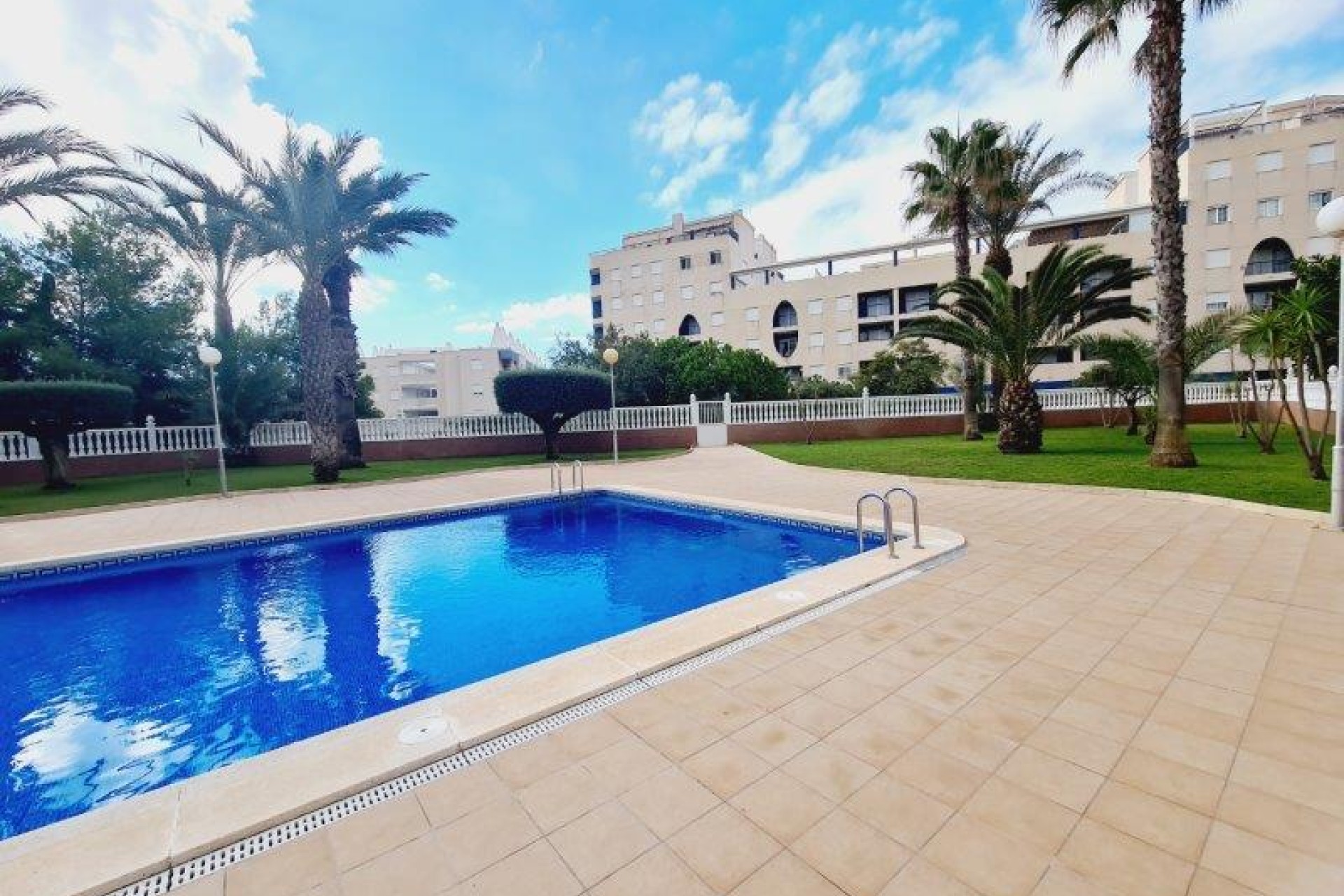 Resale - Apartment / flat - La Mata - Costa Blanca