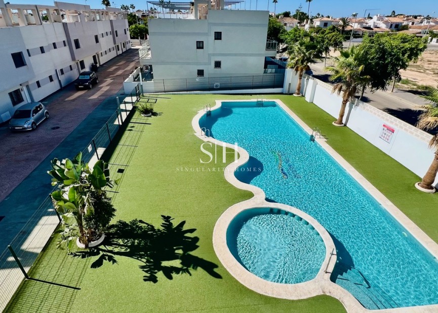 Resale - Apartment / flat - Mil Palmeras - Costa Blanca