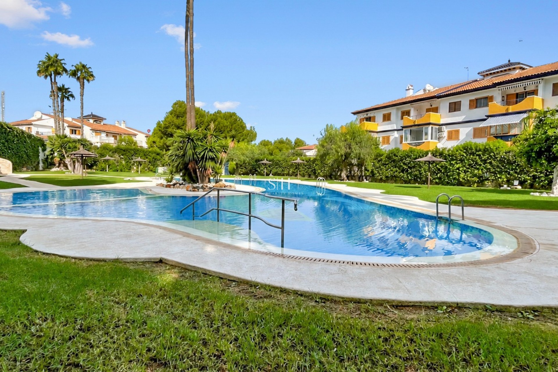 Resale - Apartment / flat - Mil Palmeras