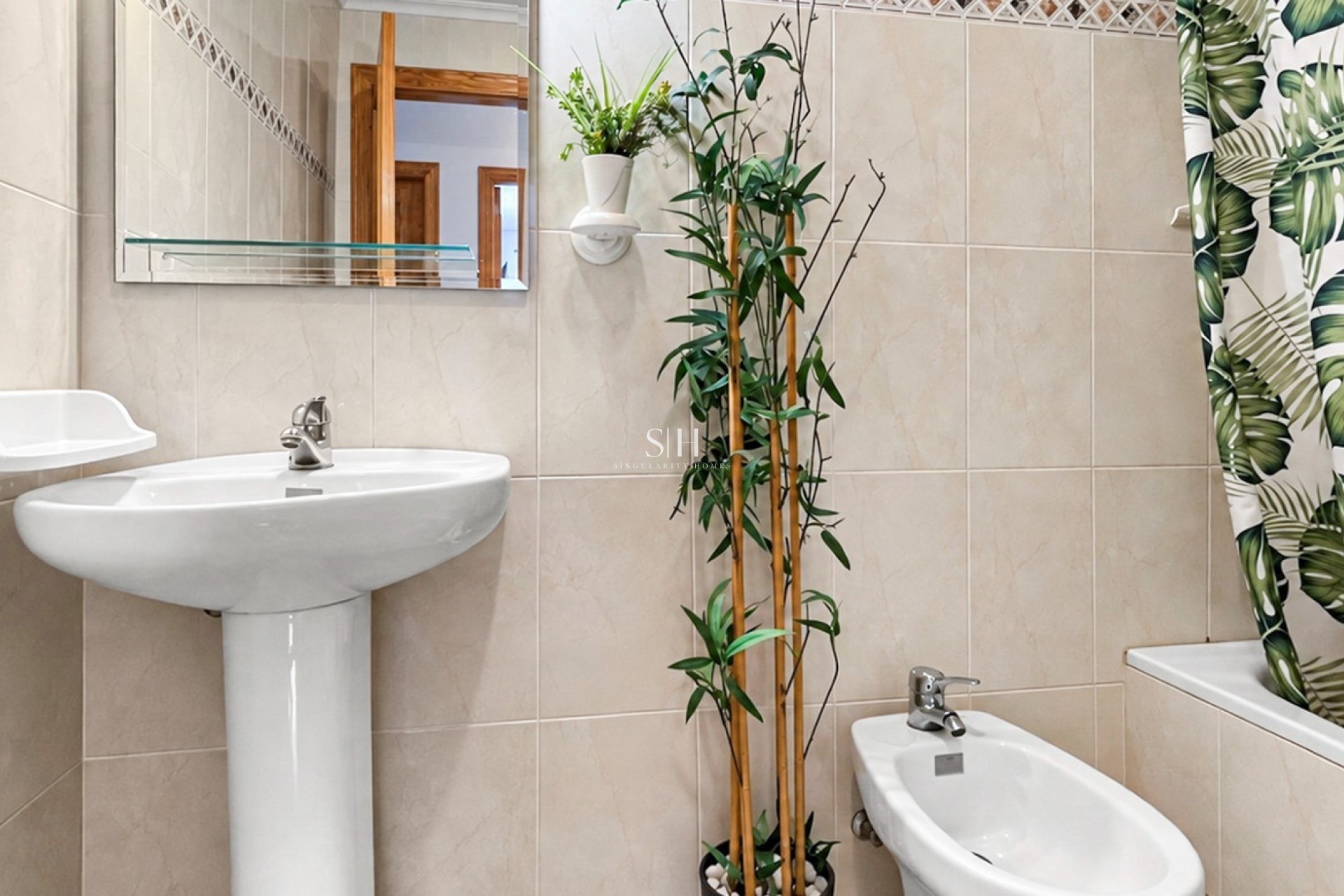 Resale - Apartment / flat - Mil Palmeras