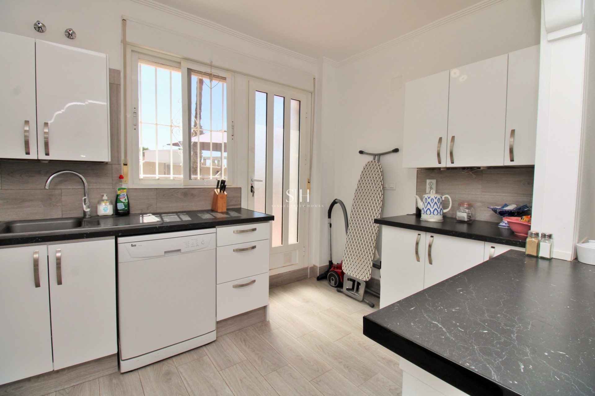 Resale - Apartment / flat - Orihuela Costa - Las Violetas