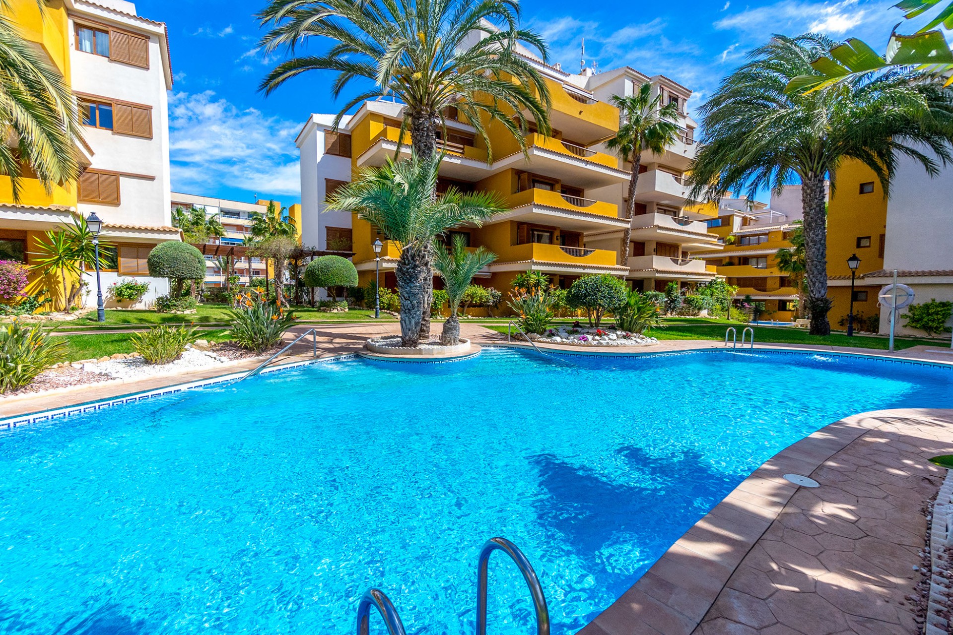 Resale - Apartment / flat - Punta Prima - Costa Blanca