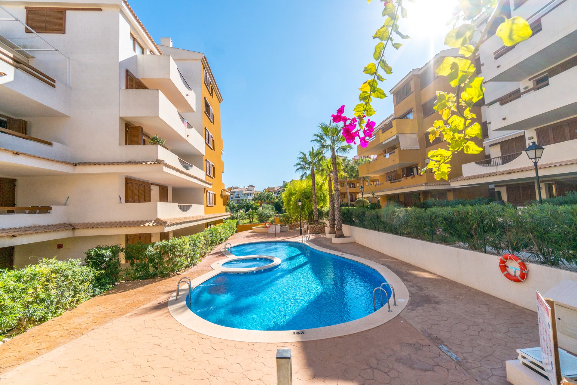 Resale - Apartment / flat - Punta Prima - Costa Blanca