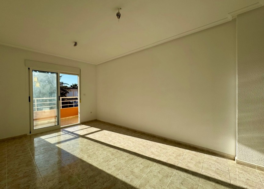 Resale - Apartment / flat - San Miguel de Salinas