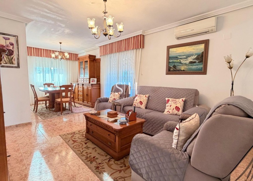 Resale - Apartment / flat - Torrevieja - Acequion