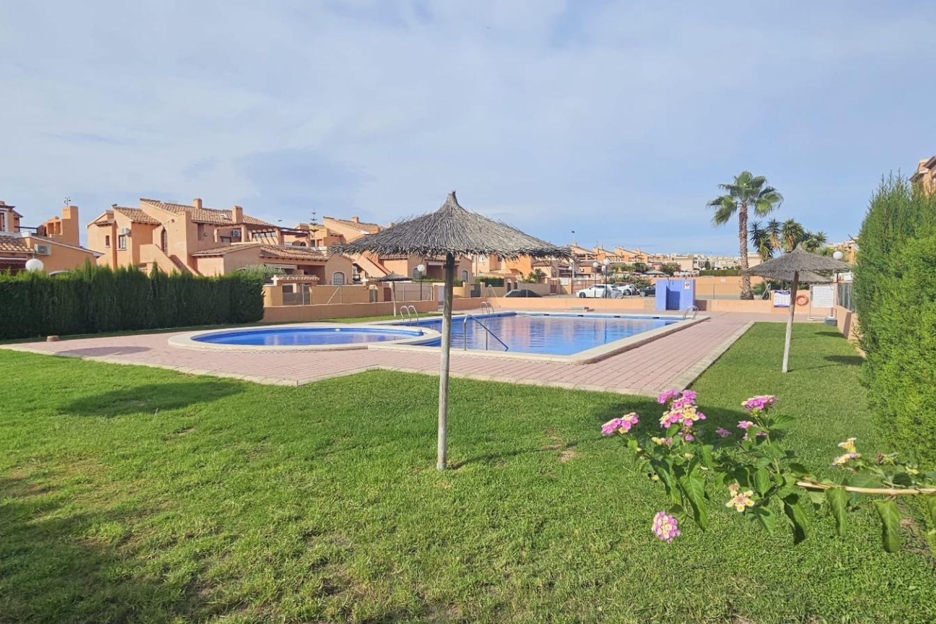 Resale - Apartment / flat - Torrevieja - aguas nuevas