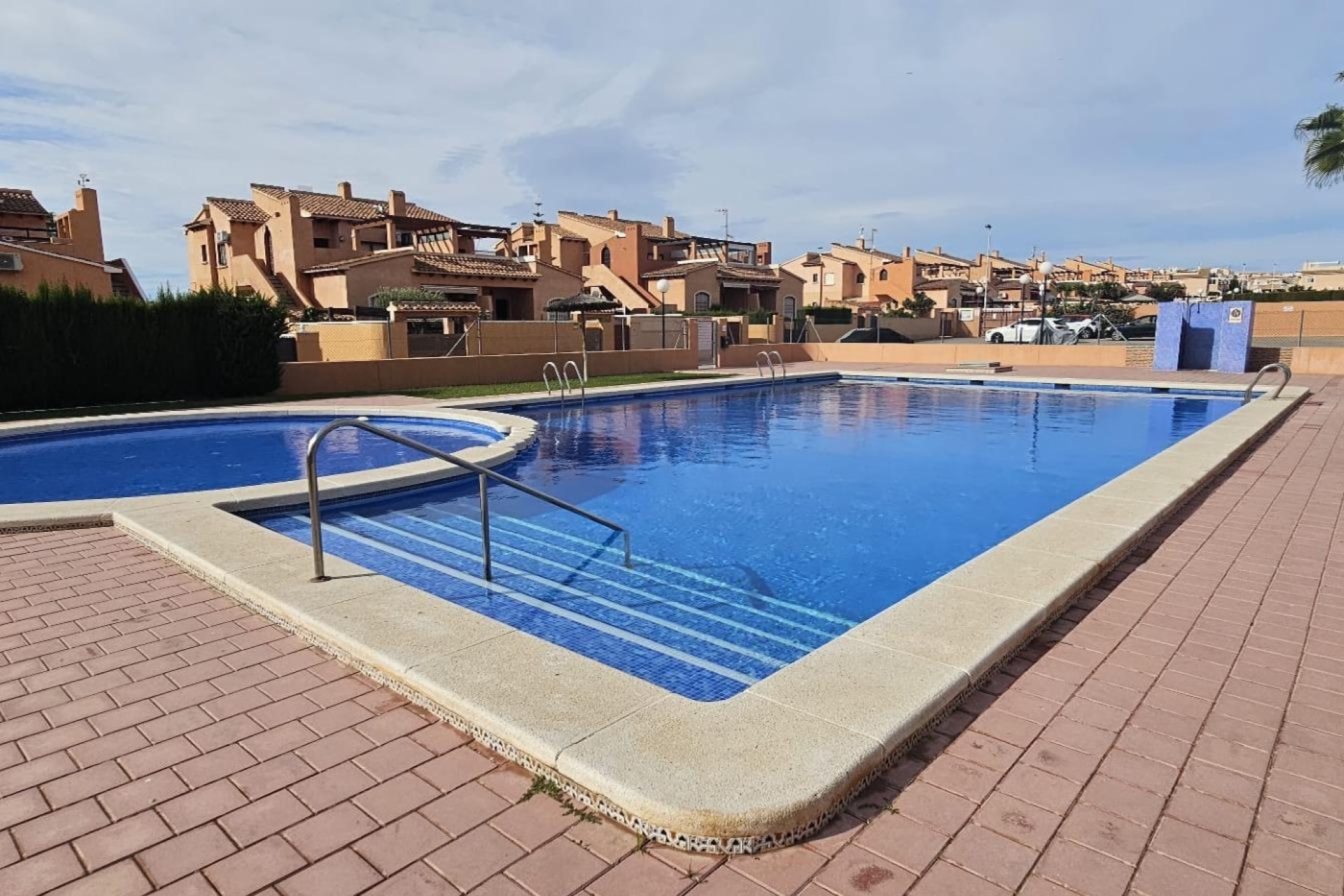 Resale - Apartment / flat - Torrevieja - aguas nuevas