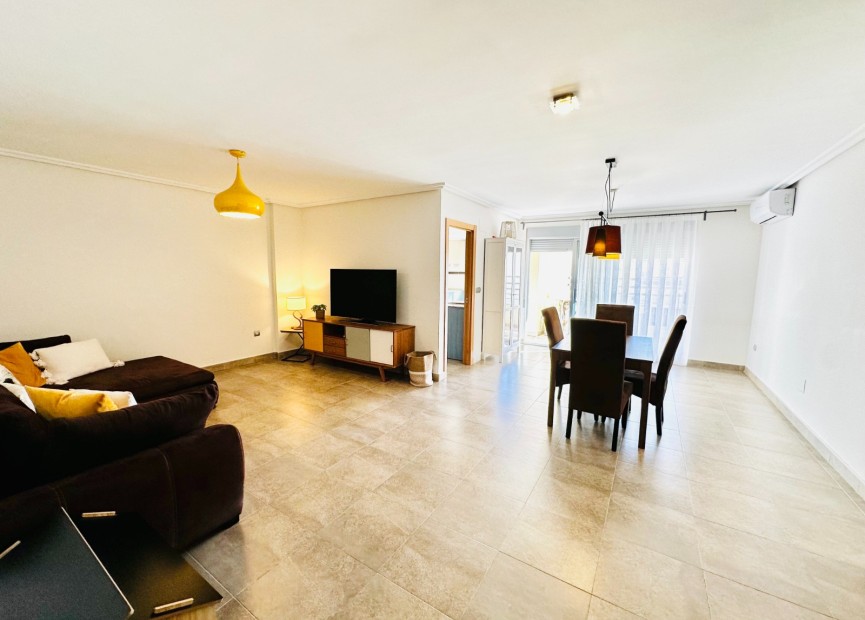 Resale - Apartment / flat - Torrevieja - CENTRE