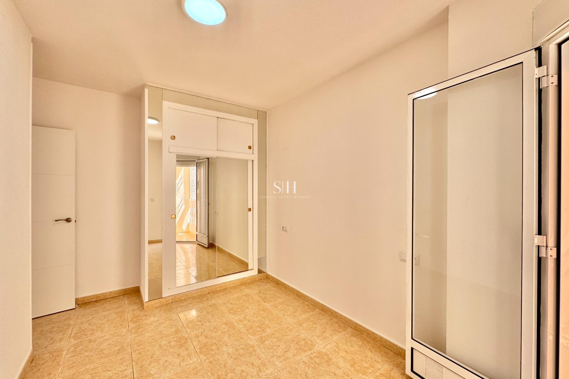 Resale - Apartment / flat - Torrevieja - Centro