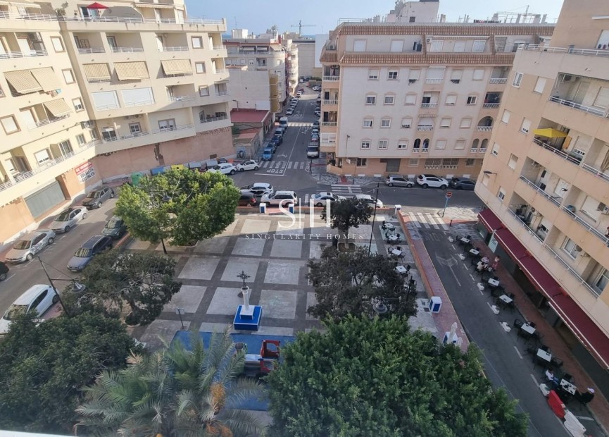 Resale - Apartment / flat - Torrevieja - Centro