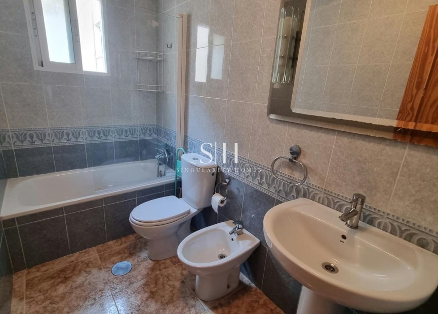 Resale - Apartment / flat - Torrevieja - Centro